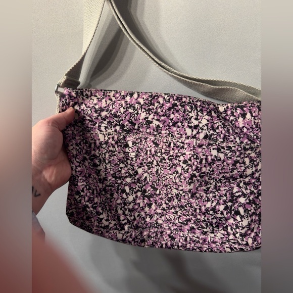 Kipling Crossbody 13x8”- like new!! - Picture 11 of 12